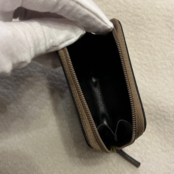 Gucci Python !!! Compact Coin Case Wallet - Picture 6 of 9